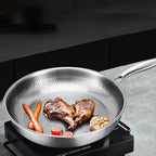 Poêle Premium en Titane Pur Martelée – Cuisson Saine; Performance Professionnelle