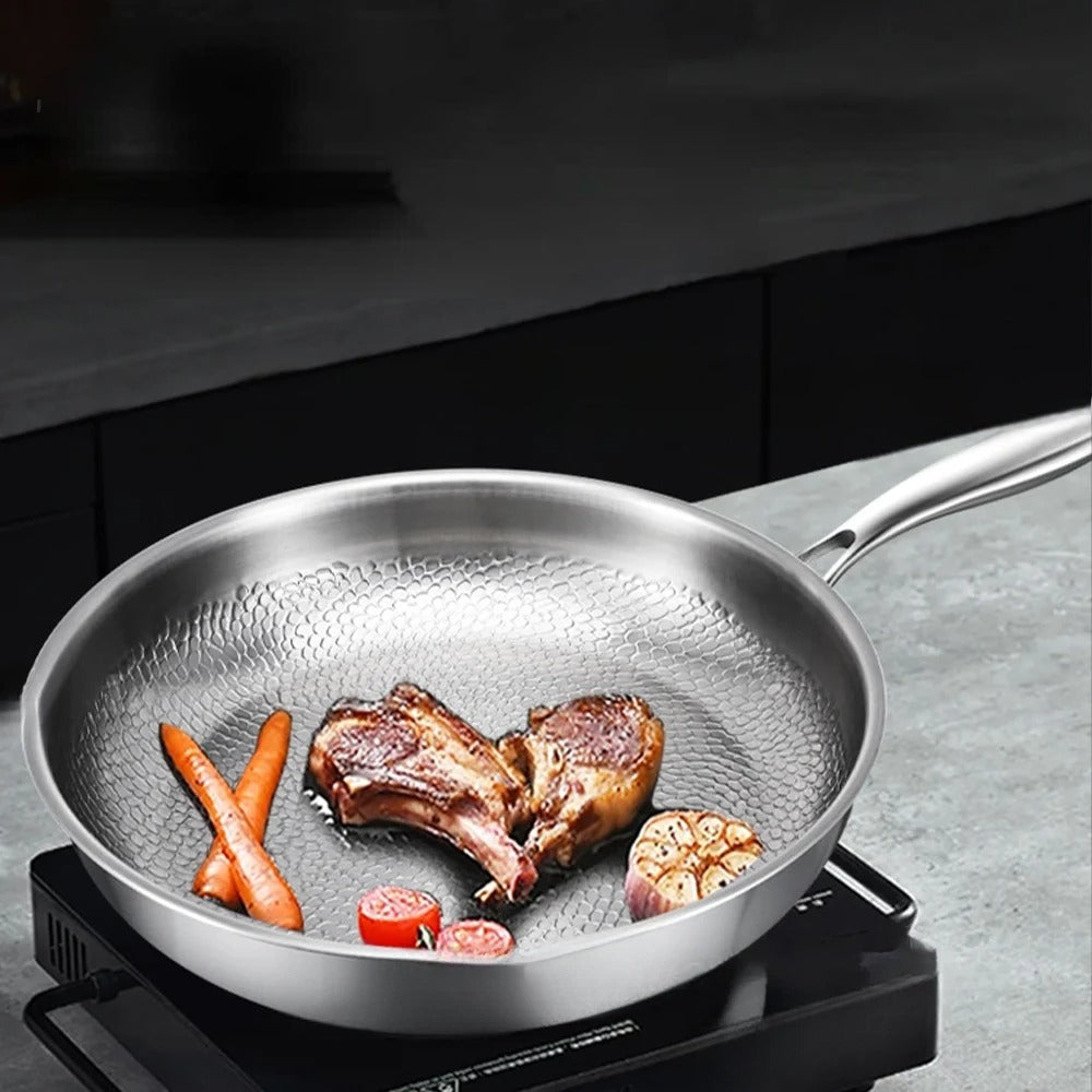 Poêle Premium en Titane Pur Martelée – Cuisson Saine; Performance Professionnelle