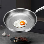 Poêle Premium en Titane Pur Martelée – Cuisson Saine; Performance Professionnelle